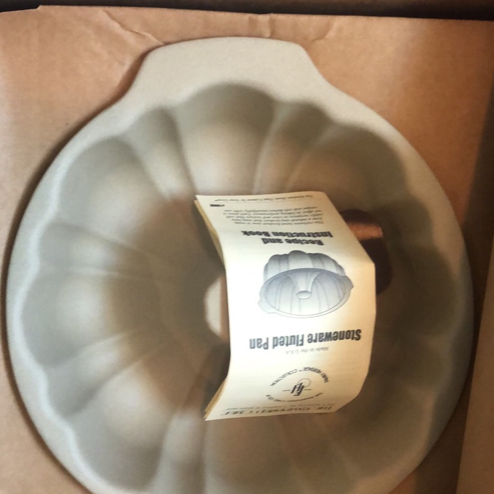 Pampered chef fluted pan
